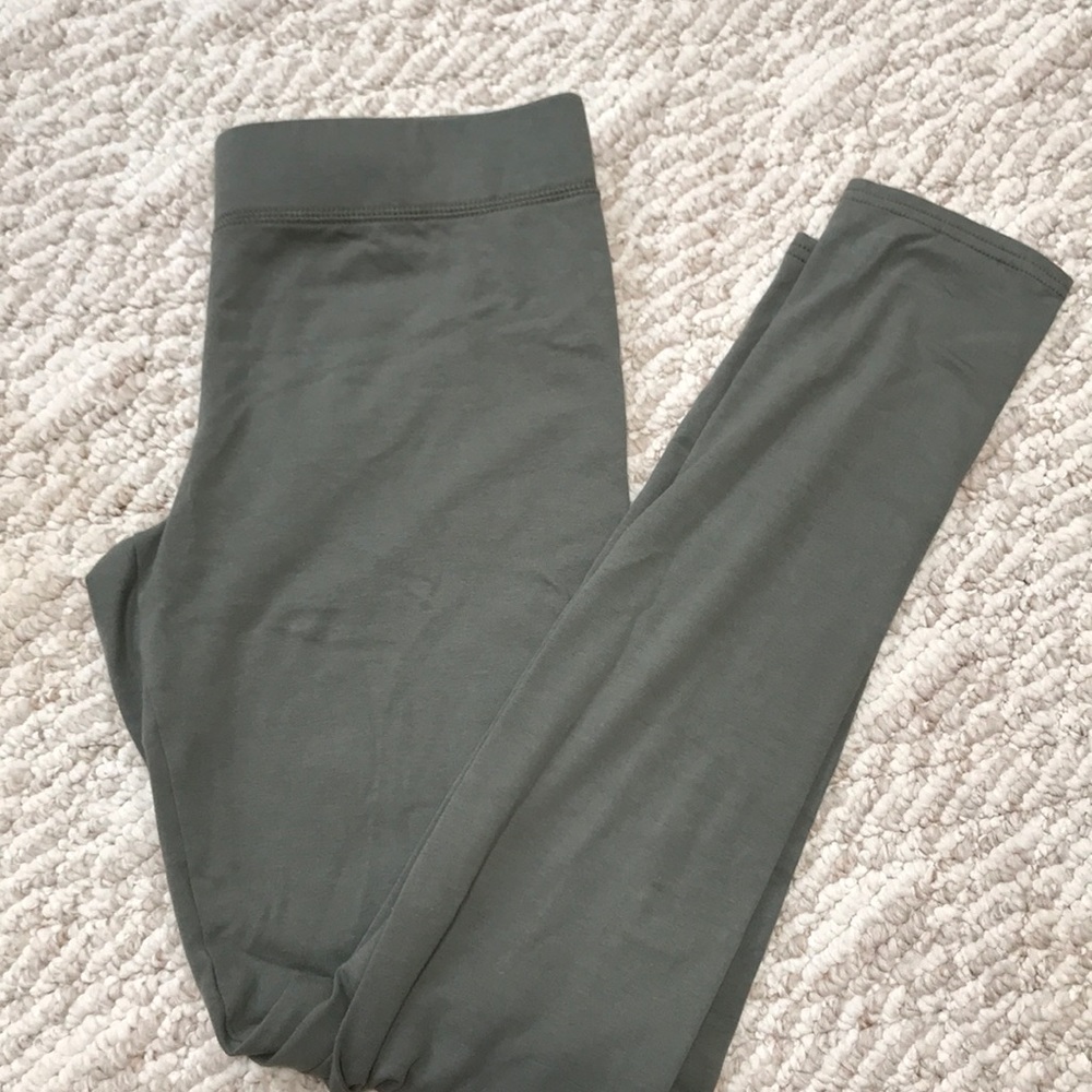 NWT light olive Aerie leggings